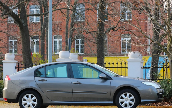 Renault Laguna cena 18800 przebieg: 177098, rok produkcji 2009 z Dzierżoniów małe 667